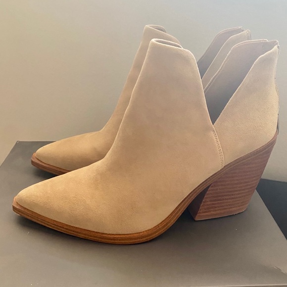 Gigietta block heel bootie Clearance